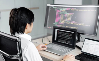 长治 ,php声明和调用变量的符号是什么？